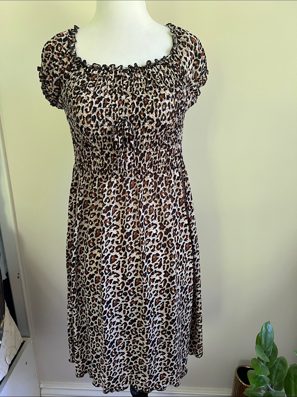 Unknown • Women’s XS • Leopard Print • Smocked Midi Dress • Brown, Black, Cream